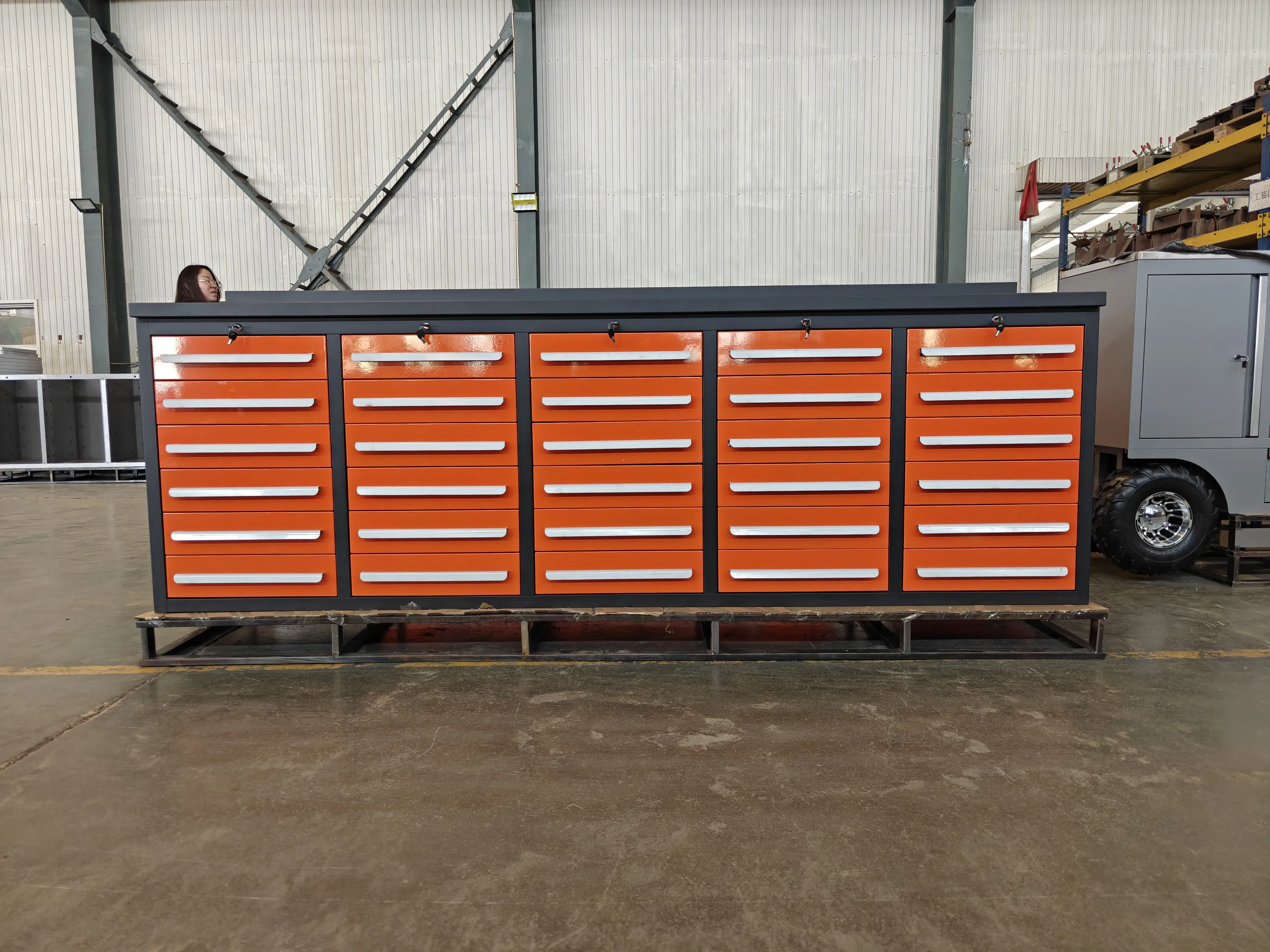 Apa fitur saka workbench ing oranye 30 lacare?