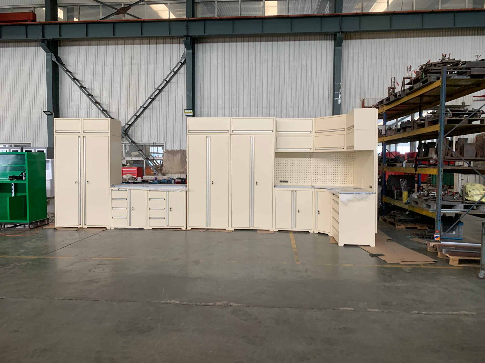 Kepiye Kasedhiya minangka Kabinet Alat Modular?