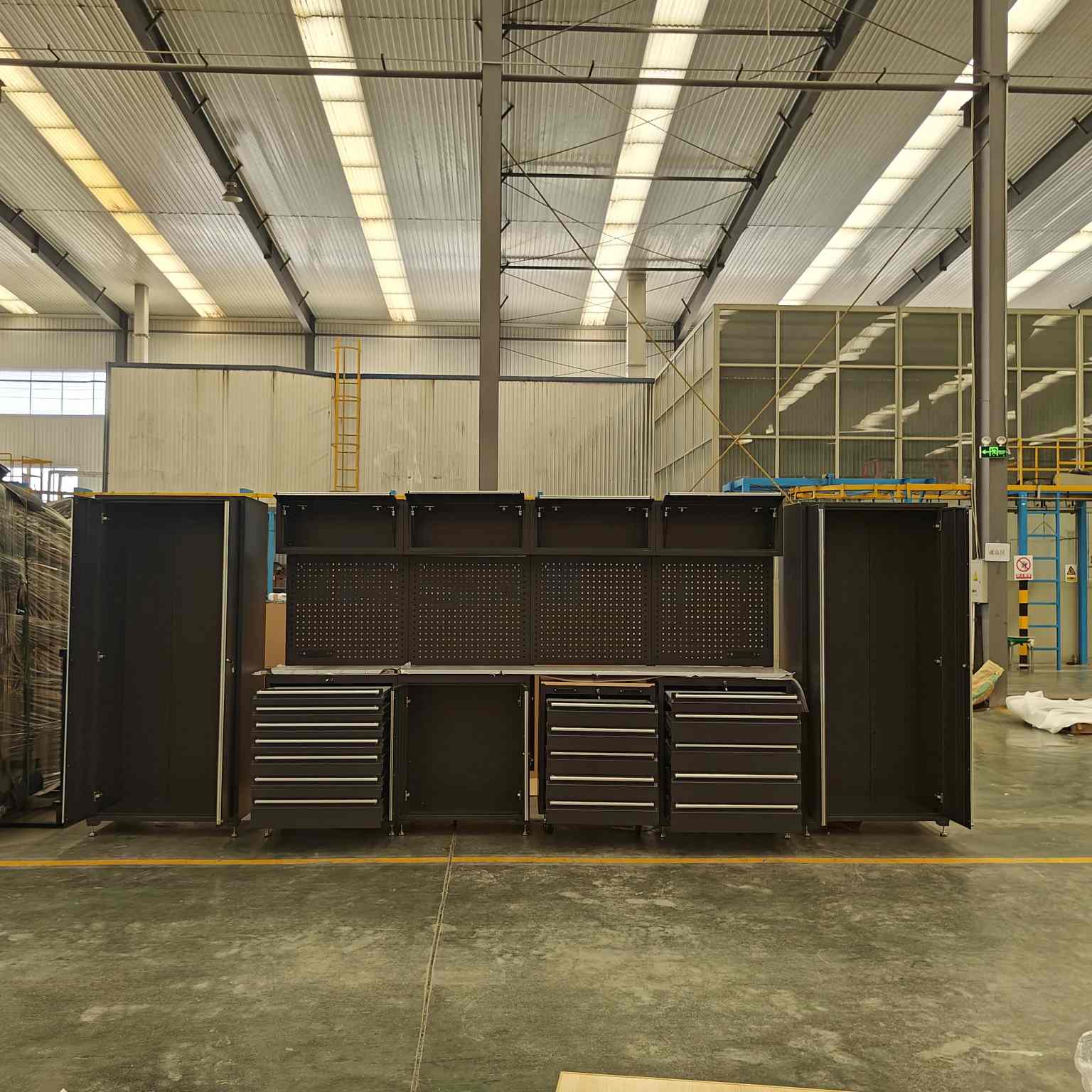 Kombinasi Kabinet Kabinet Ireng Hawa